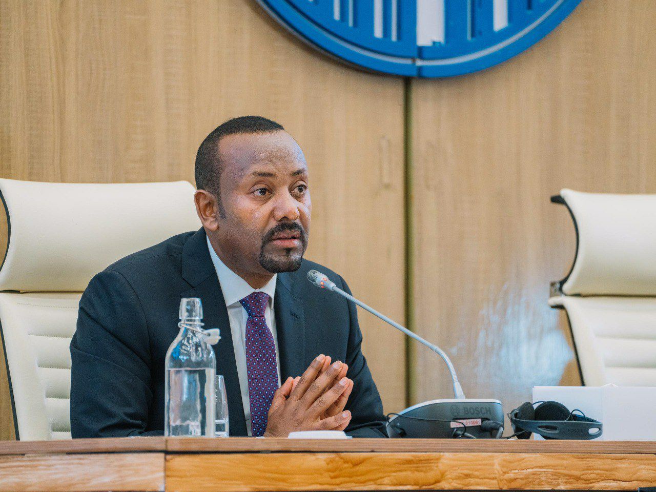 Prime Minister Abiy Ahmed has accused certain embassies of ‘robbing’ Ethiopia’s resources by participating in the foreign currency black market.