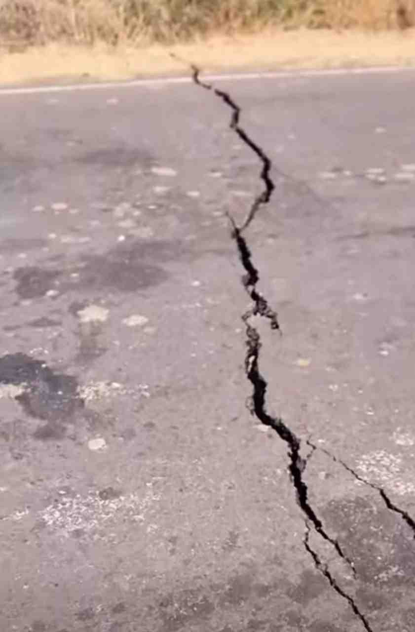 The recent series of earthquakes in the Awash Fentale zone, that caused tremors as far as Addis Ababa, have resulted in damage to houses and roads.